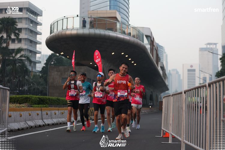 Race photo from Smartfren Run 2025 