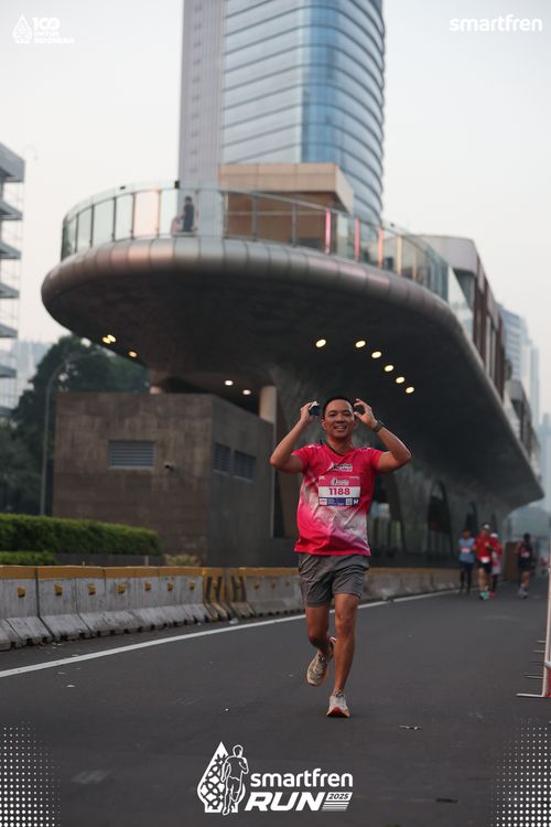 Race photo from Smartfren Run 2025 