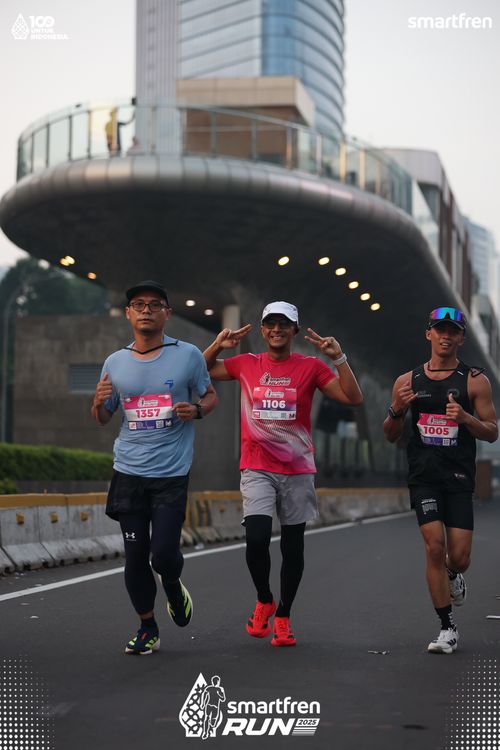 Race photo from Smartfren Run 2025 