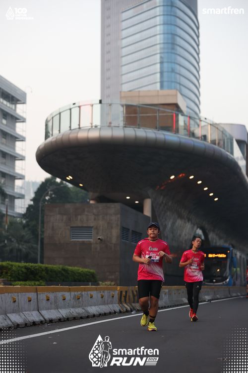 Race photo from Smartfren Run 2025 