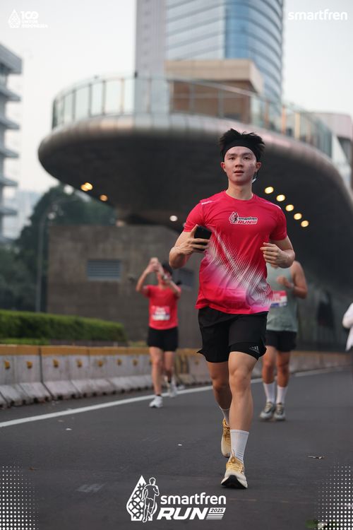 Race photo from Smartfren Run 2025 