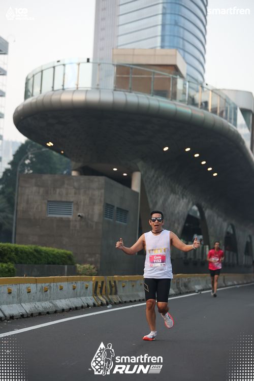 Race photo from Smartfren Run 2025 