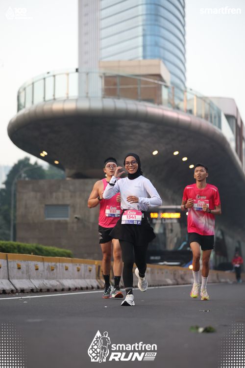 Race photo from Smartfren Run 2025 