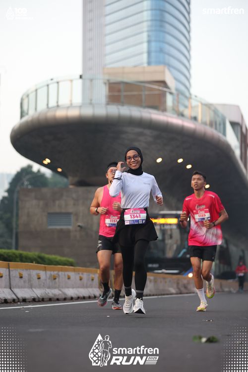 Race photo from Smartfren Run 2025 