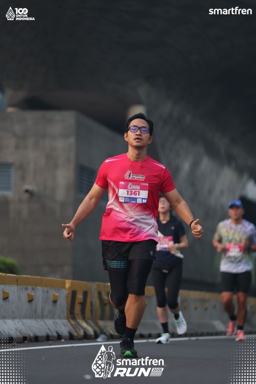 Race photo from Smartfren Run 2025 
