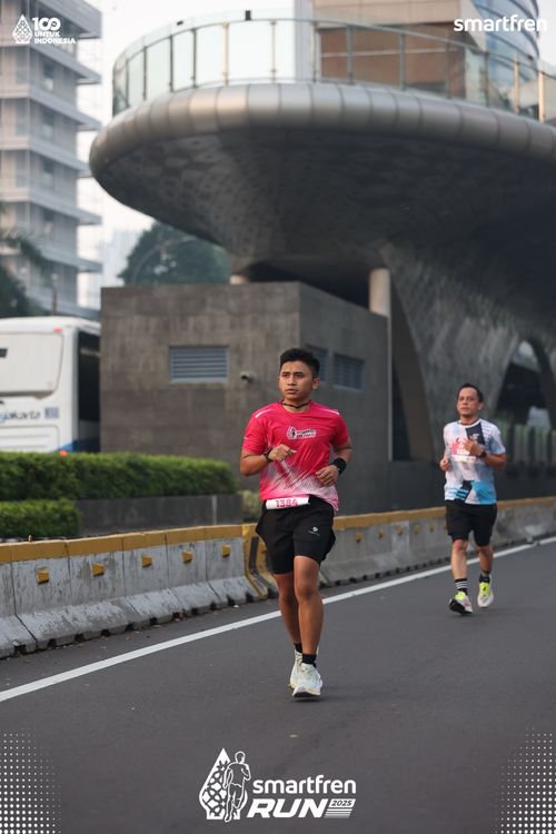 Race photo from Smartfren Run 2025 