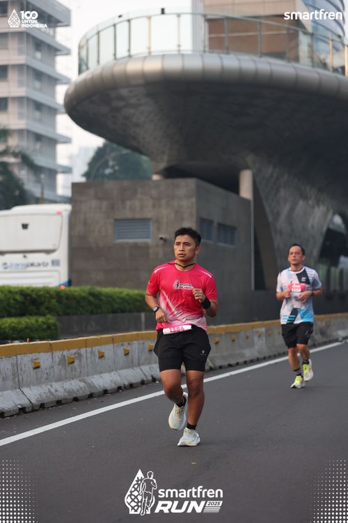 Race photo from Smartfren Run 2025 