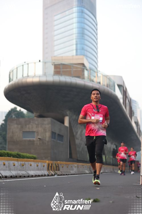 Race photo from Smartfren Run 2025 
