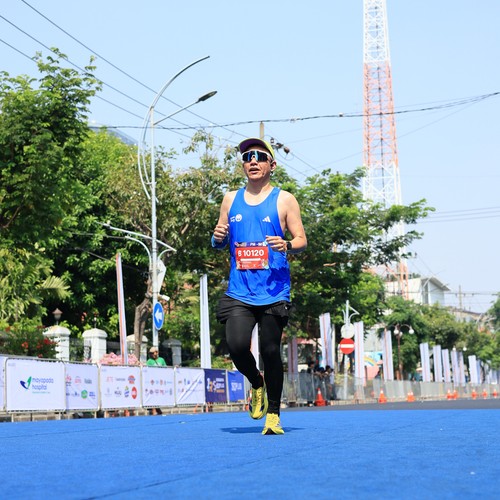 Race photo from SURABAYA ISOPLUS MARATHON 2026