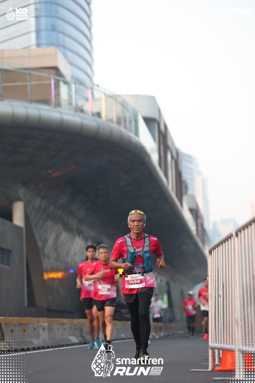 Race photo from Smartfren Run 2025 