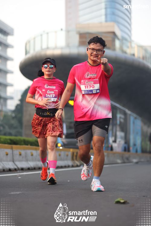 Race photo from Smartfren Run 2025 