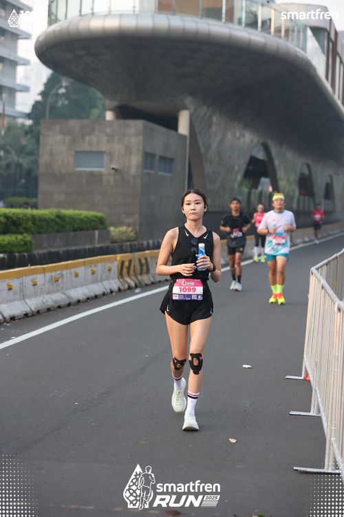 Race photo from Smartfren Run 2025 