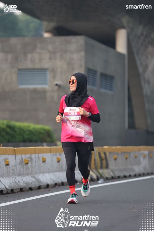 Race photo from Smartfren Run 2025 
