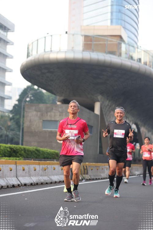 Race photo from Smartfren Run 2025 