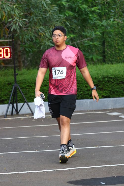 Race photo from Assurance Fun Run 2024
