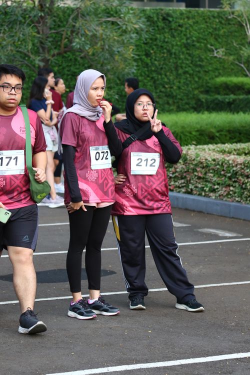 Race photo from Assurance Fun Run 2024