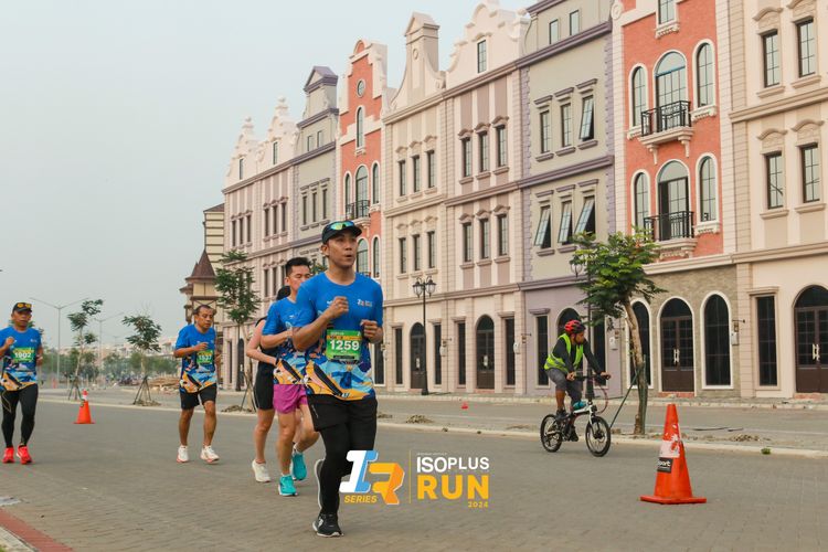 Race photo from ISOPlus Run 2024 Jakarta