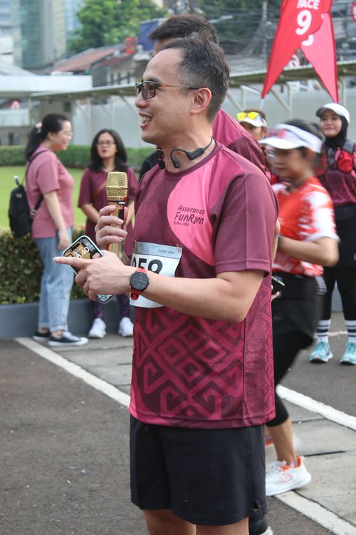 Race photo from Assurance Fun Run 2024