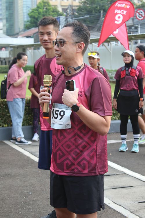 Race photo from Assurance Fun Run 2024