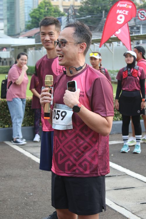 Race photo from Assurance Fun Run 2024
