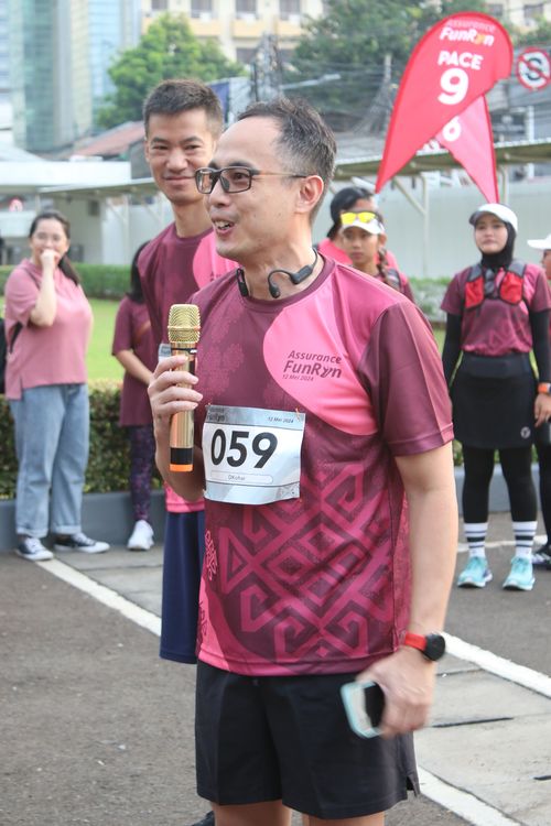 Race photo from Assurance Fun Run 2024