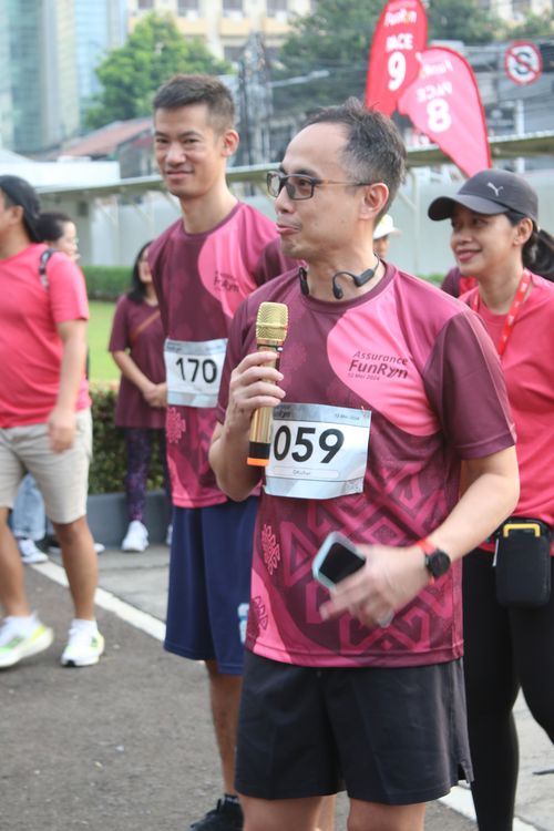 Race photo from Assurance Fun Run 2024
