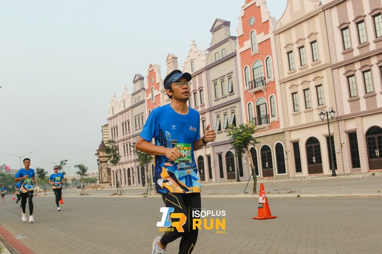 Race photo from ISOPlus Run 2024 Jakarta