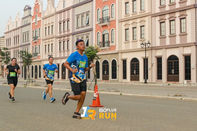Race photo from ISOPlus Run 2024 Jakarta