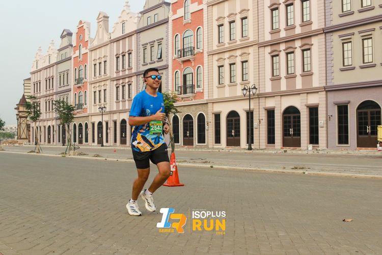 Race photo from ISOPlus Run 2024 Jakarta