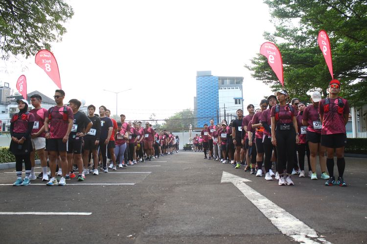 Race photo from Assurance Fun Run 2024