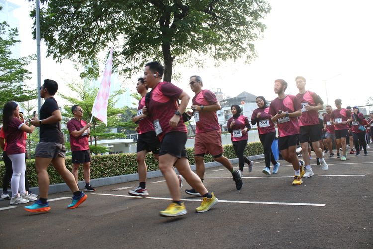 Race photo from Assurance Fun Run 2024