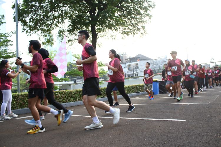 Race photo from Assurance Fun Run 2024