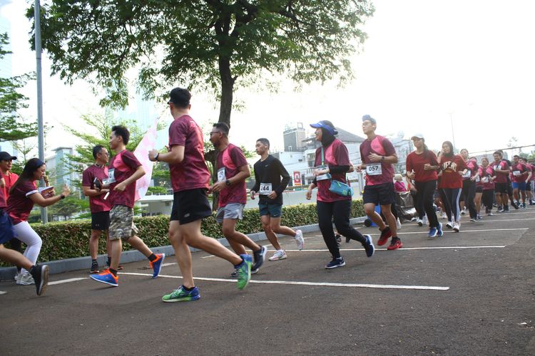 Race photo from Assurance Fun Run 2024