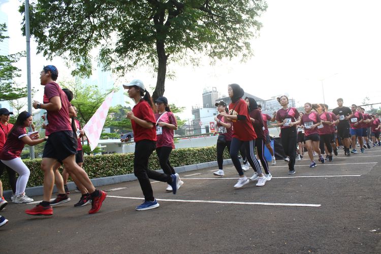 Race photo from Assurance Fun Run 2024