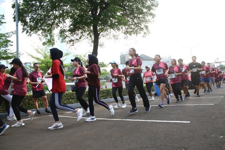 Race photo from Assurance Fun Run 2024