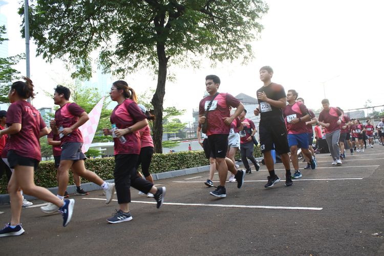 Race photo from Assurance Fun Run 2024