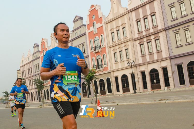 Race photo from ISOPlus Run 2024 Jakarta