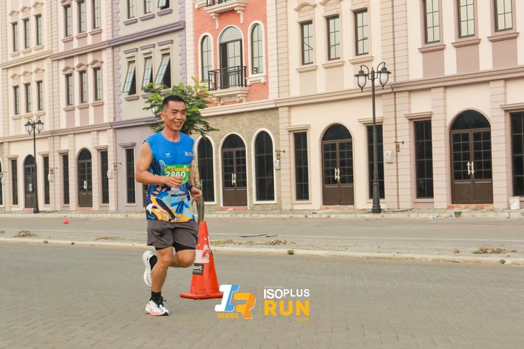 Race photo from ISOPlus Run 2024 Jakarta