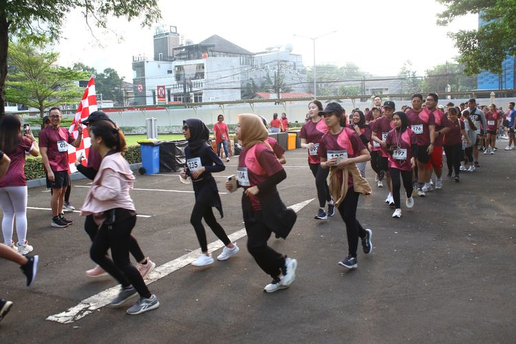 Race photo from Assurance Fun Run 2024