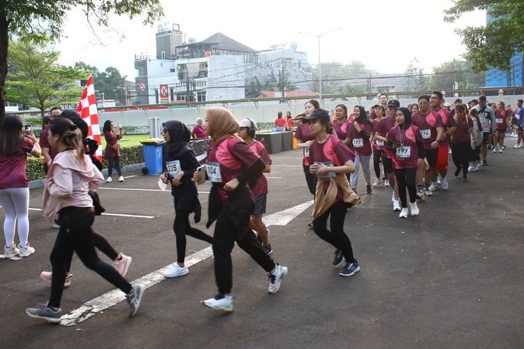 Race photo from Assurance Fun Run 2024