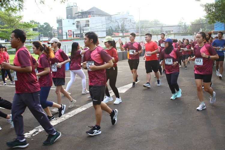 Race photo from Assurance Fun Run 2024