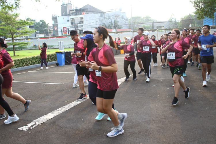 Race photo from Assurance Fun Run 2024