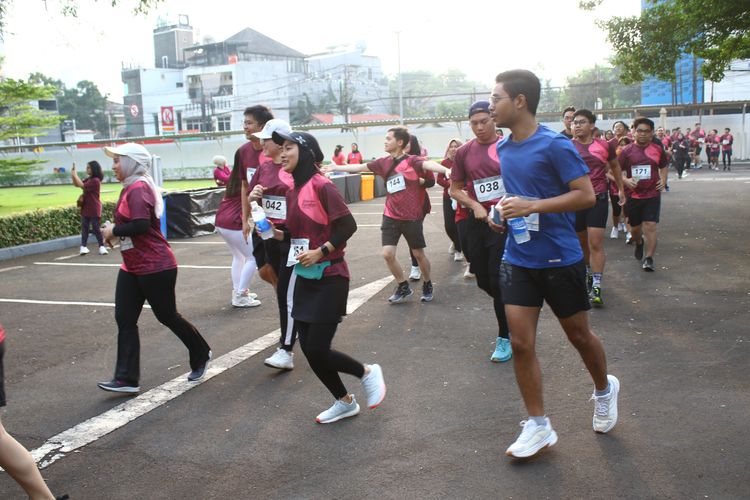 Race photo from Assurance Fun Run 2024