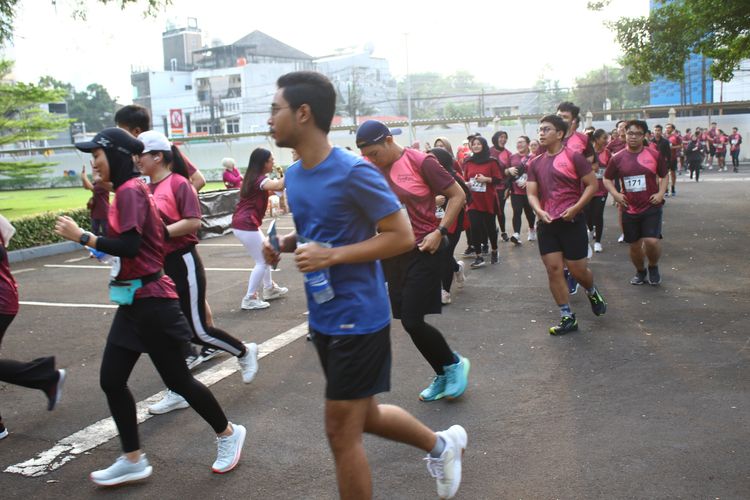 Race photo from Assurance Fun Run 2024