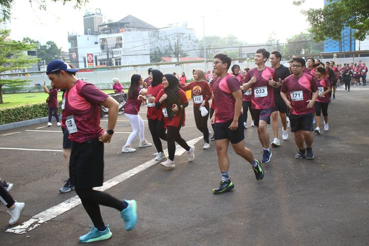 Race photo from Assurance Fun Run 2024
