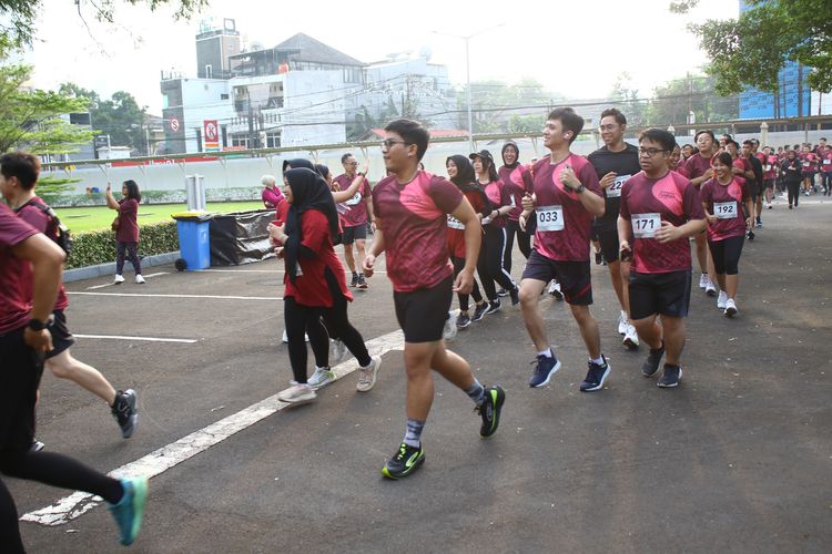 Race photo from Assurance Fun Run 2024