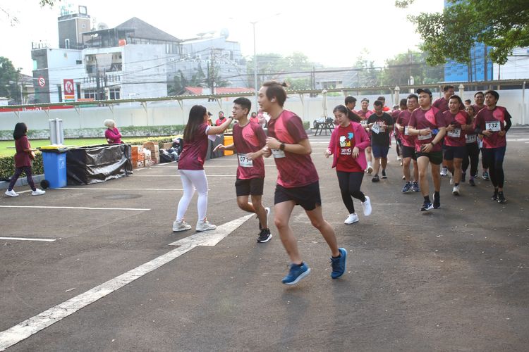 Race photo from Assurance Fun Run 2024