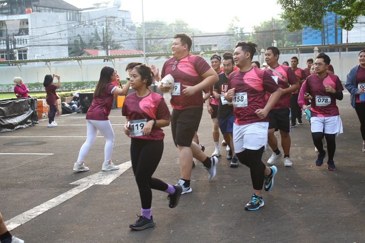 Race photo from Assurance Fun Run 2024