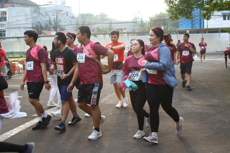 Race photo from Assurance Fun Run 2024