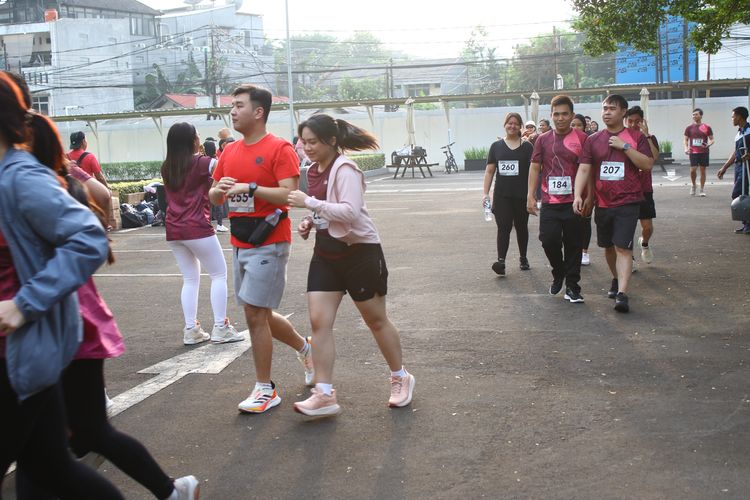 Race photo from Assurance Fun Run 2024